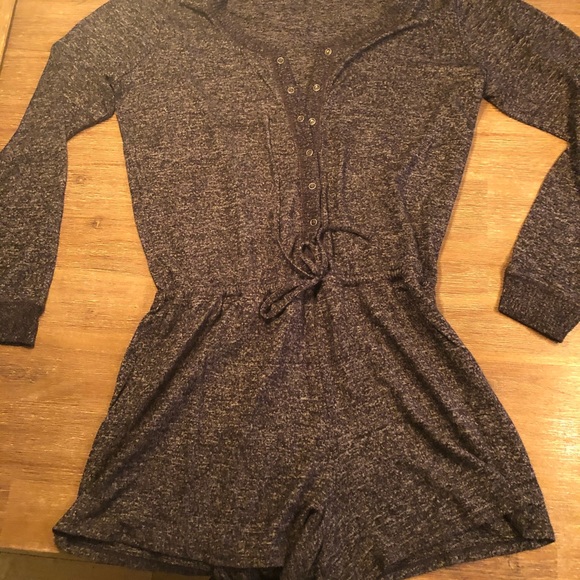 One piece (pajama) - Picture 1 of 2